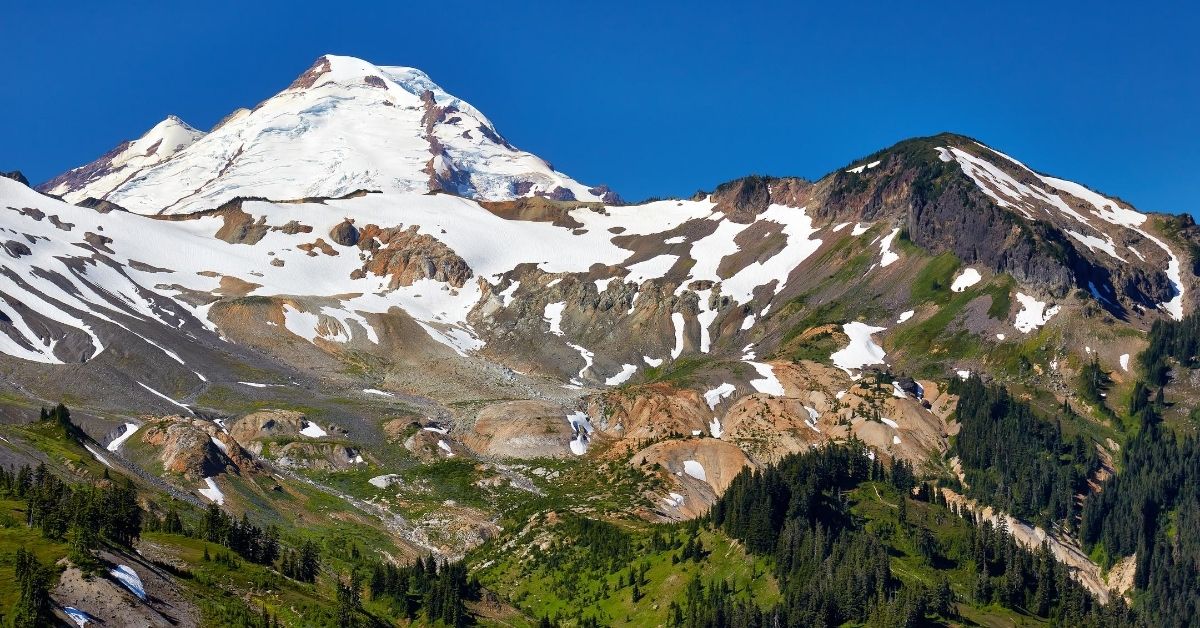 snow covered mountain peak in the Cascades which is also an active volcano